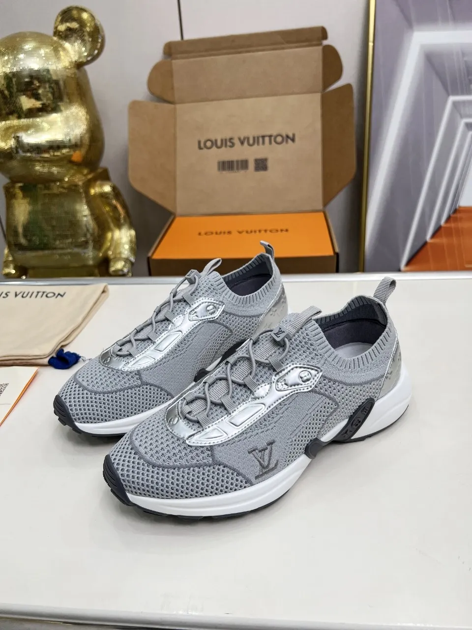 Men's Men's Shoes💰540 Men's and Women's LV Olym Men's Shoes💰ia sneakers are knitted technical fabric body with Monogram canvas trim, elastic laces and pull tabs for easy on and off, and light outsoles embellished with Monogram flowers for a comfortable and elastic wearing experience. Knitted technical fabric shoelaces, Louis Vuitton elements 35-45 (34*45*46* custom-made, non-refundable and non-exchangeable)